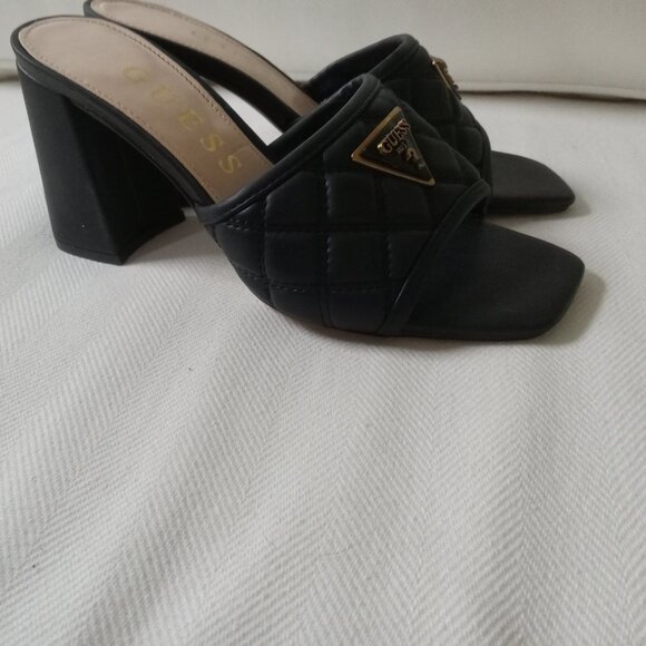 BRAND NEW Guess black shoes - Picture 1 of 6